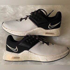 Nike Training Air Max Bella TR 4 Sneakers